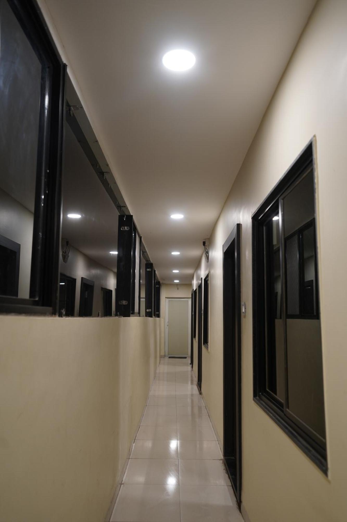 Hotel Dev Kripa 乌贾因 外观 照片