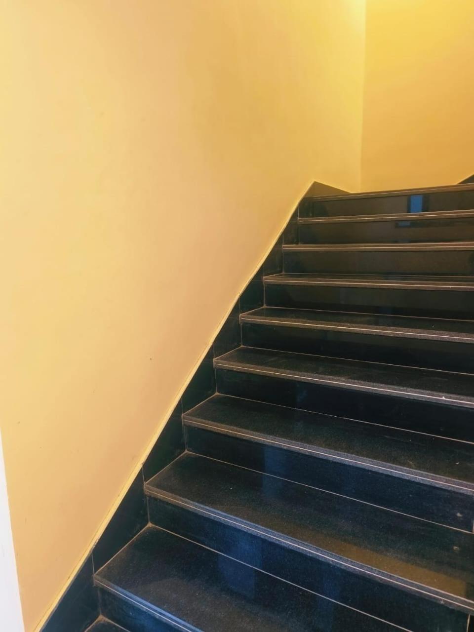 Hotel Dev Kripa 乌贾因 外观 照片